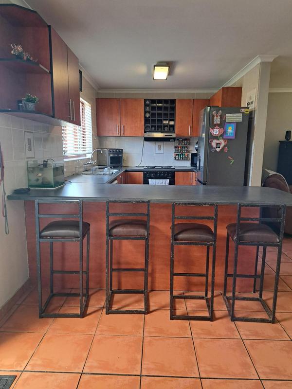 3 Bedroom Property for Sale in Vredekloof East Western Cape